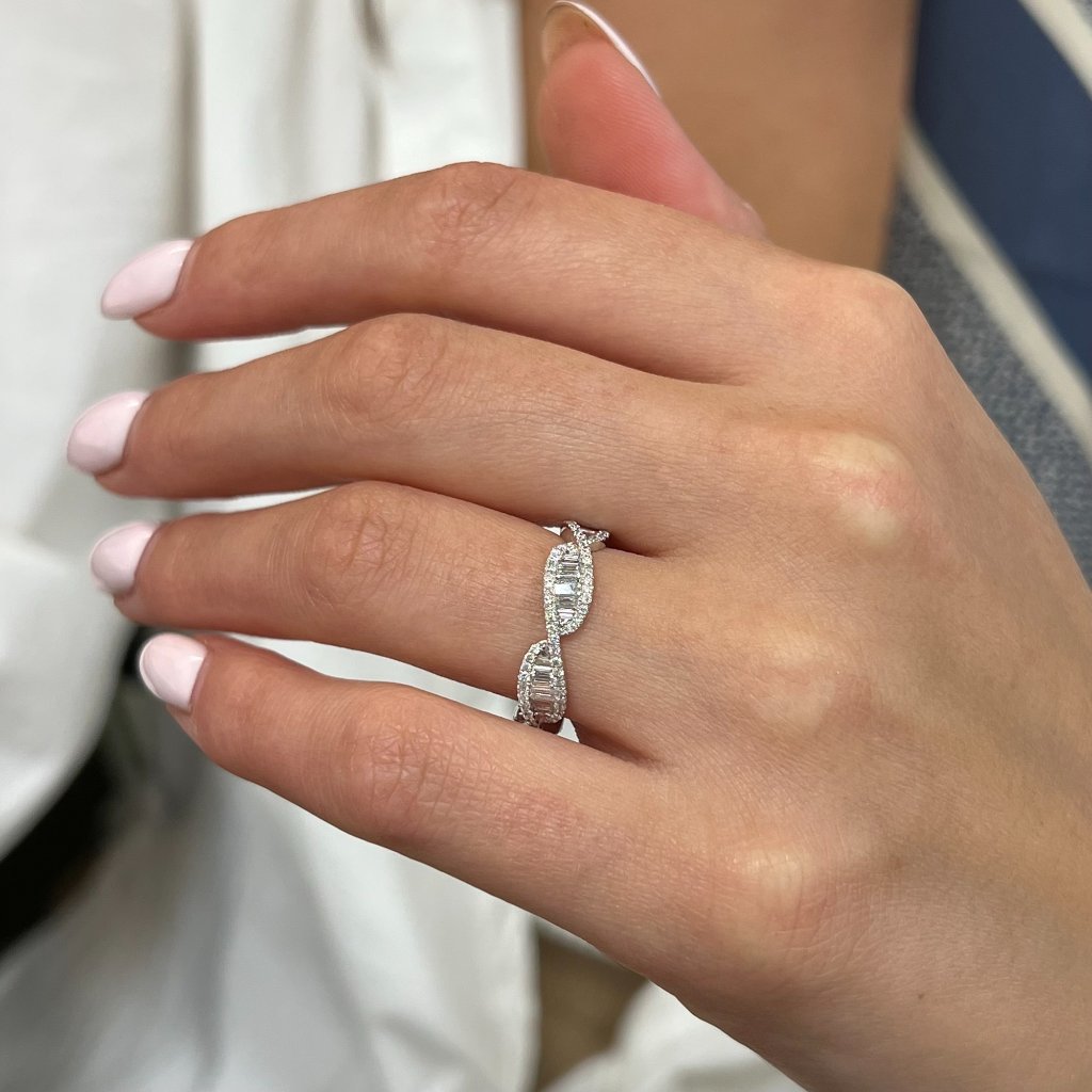 Baguette & Round Cut Diamond Twist Band Ring 18k White Gold 0.84cttw Size 6.75
